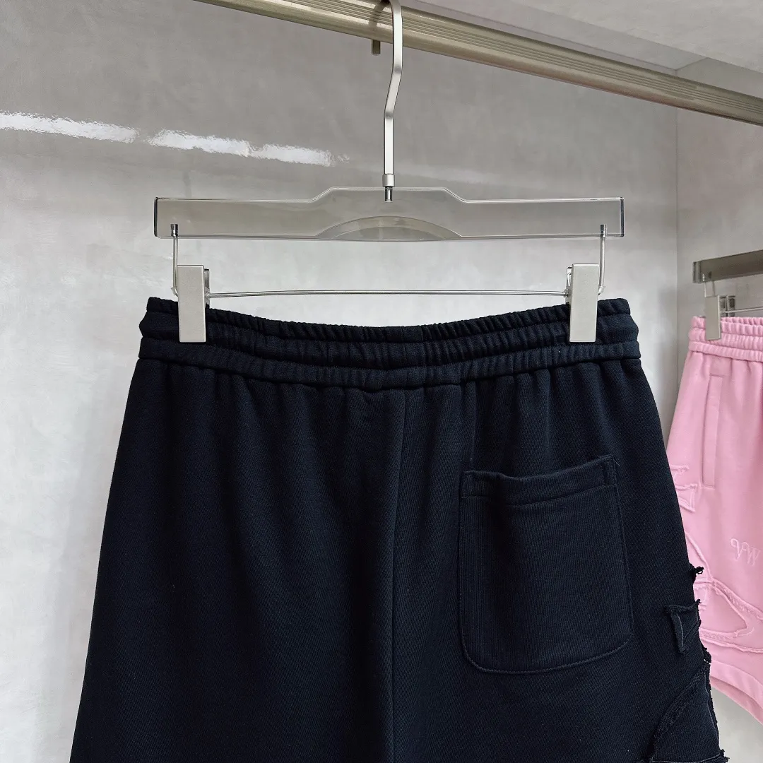 The Queen Mother's three-standard complete 2026 summer New Arrival men's casual shorts, advanced custom-made fabric Breathable fabric, Breathable elasticity and comfort, impeccable details, top-grade accessories, original logo design concept, delicate and soft feel! The upper body fit is awesome! Size：M-XXXL